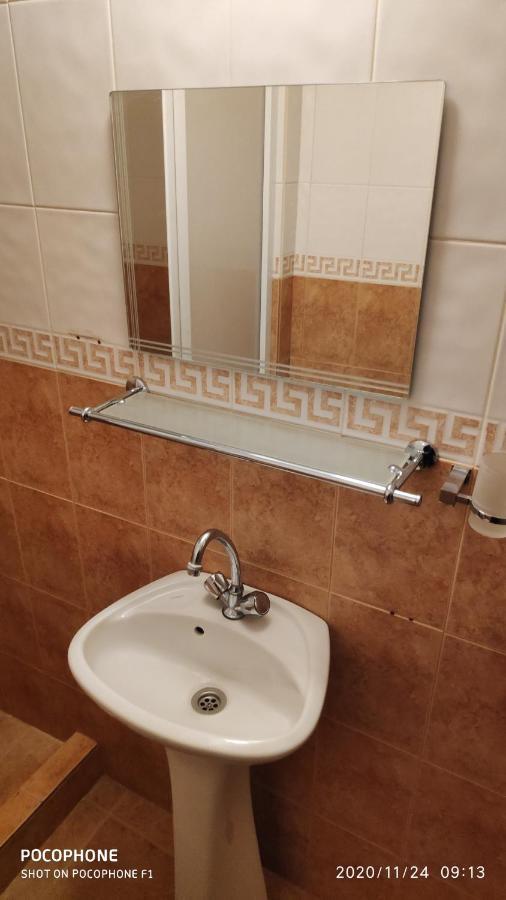 Unique Location With Parking Apartament *