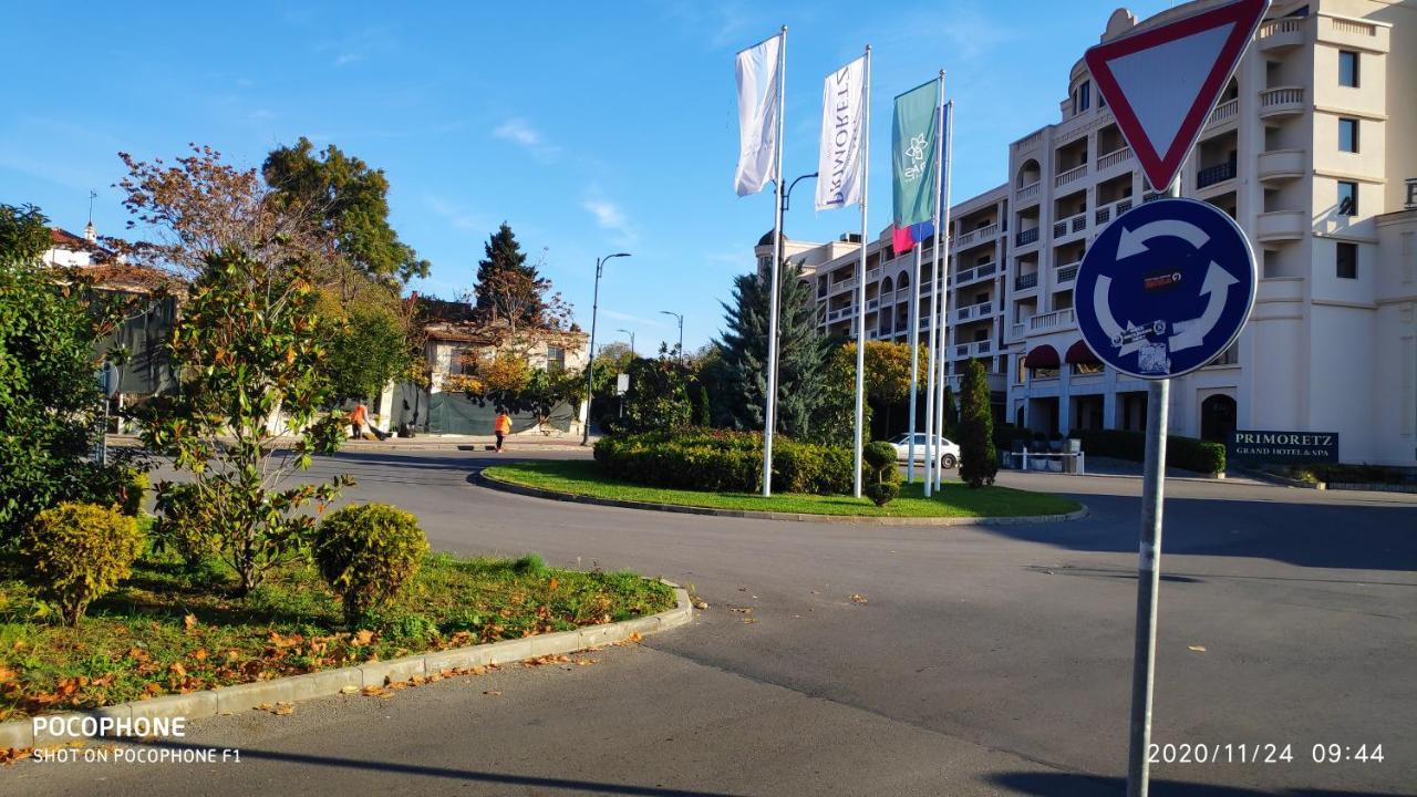 Unique Location With Parking Apartament *