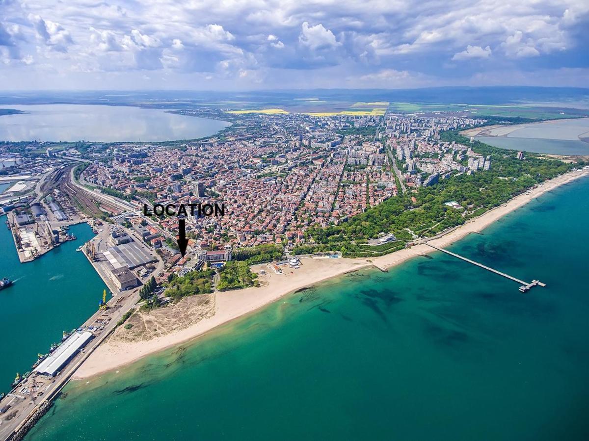 Unique Location With Parking Apartament